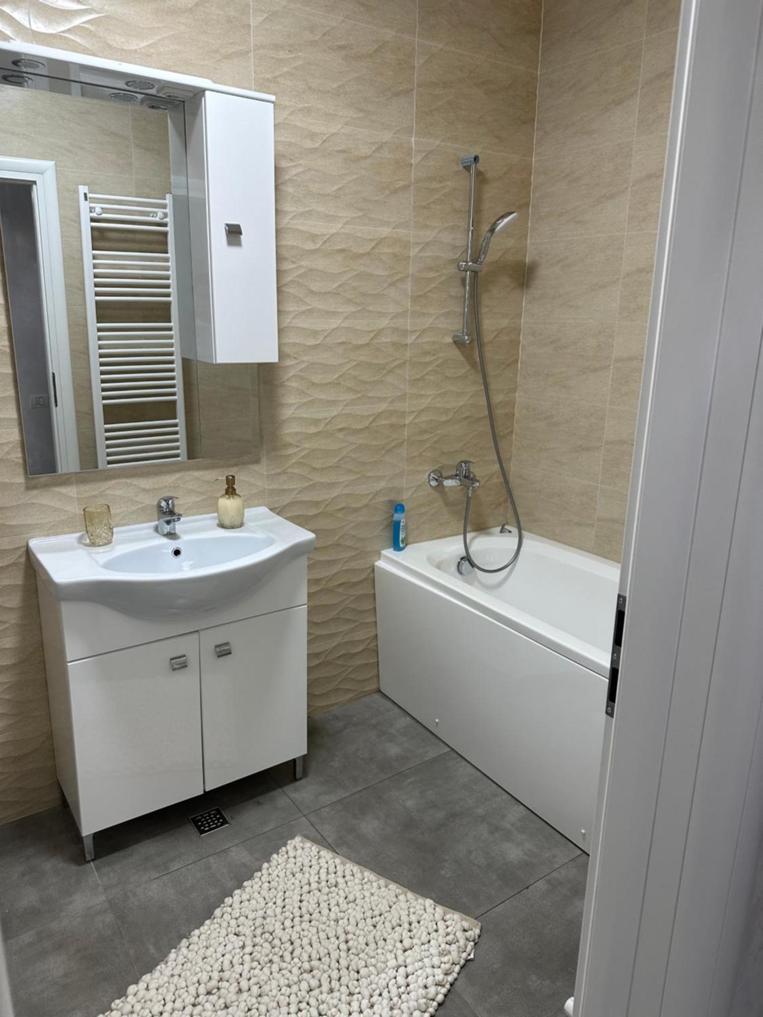 Apartament Simoni Плоешти Экстерьер фото